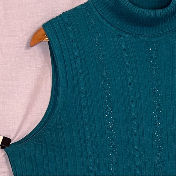 Requirements Emerald Green Sequin/Beaded Sleeveless Sweater Vest in Size 1X - Picture 8 of 10
